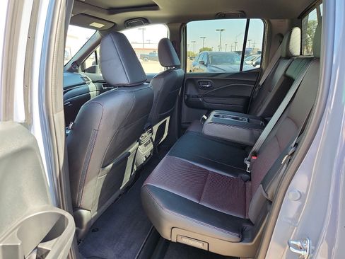 Used 2024 Honda Ridgeline Black Edition image 13