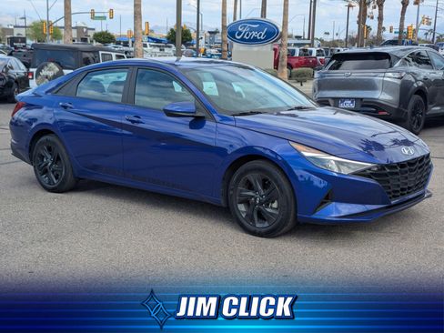 Used 2023 Hyundai Elantra SEL FWD image 1