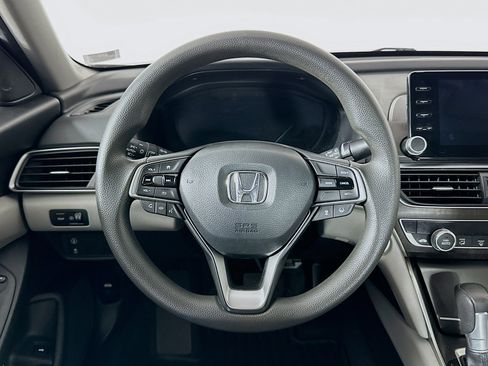 Used 2019 Honda Accord EX image 18