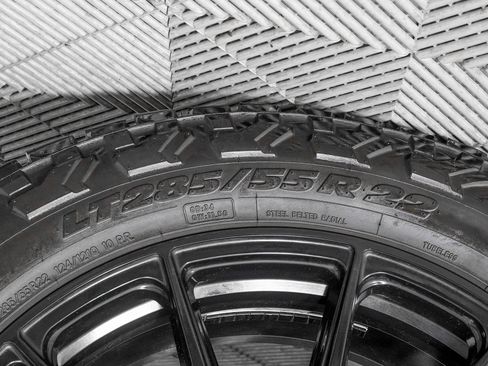 Used 2024 Lexus GX 550 w/ Accessory Package (2T) image 38