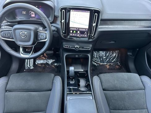 Used 2023 Volvo XC40 Recharge Ultimate AWD/4WD image 14