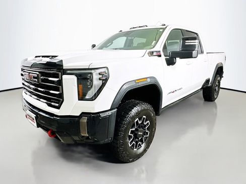 Used 2024 GMC Sierra 2500 AT4X image 3