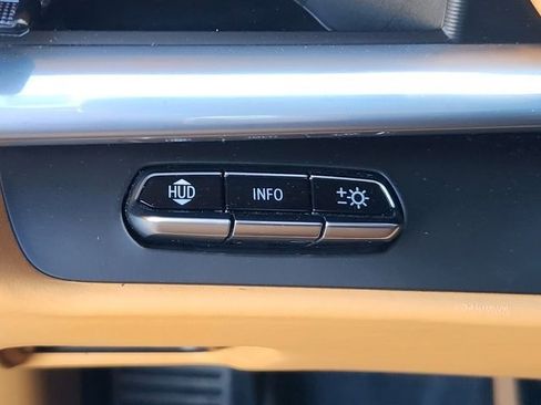 Used 2023 Chevrolet Corvette Stingray Premium Conv w/ Z51 Performance Package image 18