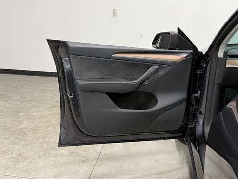 Used 2024 Tesla Model Y Performance AWD/4WD image 13