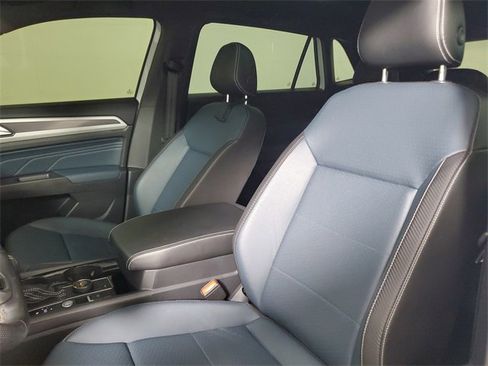 Used 2022 Volkswagen Atlas Cross Sport SEL R-Line image 22