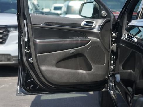 Used 2018 Jeep Grand Cherokee Trailhawk AWD/4WD image 30