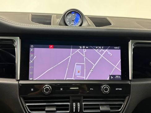 Certified 2024 Porsche Macan S AWD/4WD image 22