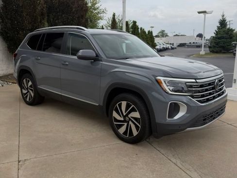 Used 2025 Volkswagen Atlas SEL AWD/4WD image 7
