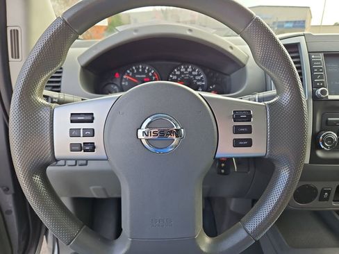 Used 2019 Nissan Frontier SV image 10