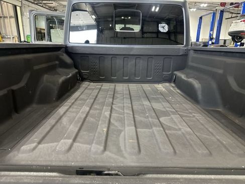 Used 2022 Jeep Gladiator Rubicon w/ Cold Weather Group AWD/4WD image 26