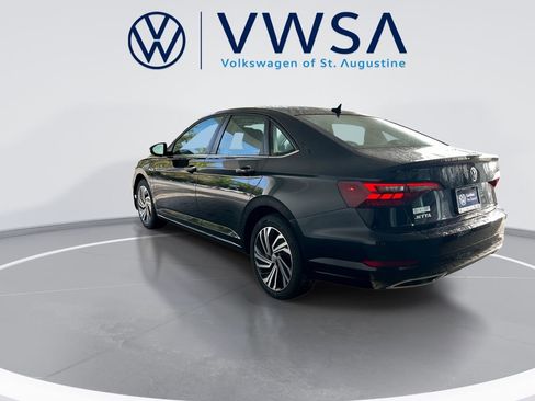 Certified 2021 Volkswagen Jetta SEL Premium image 5