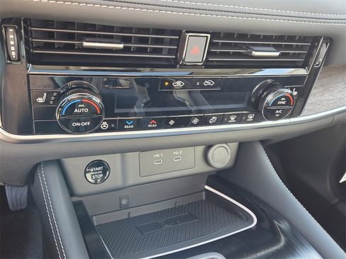 New 2026 Nissan Rogue Platinum image 23