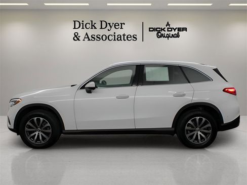 Used 2024 Mercedes-Benz GLC 300 4MATIC image 6