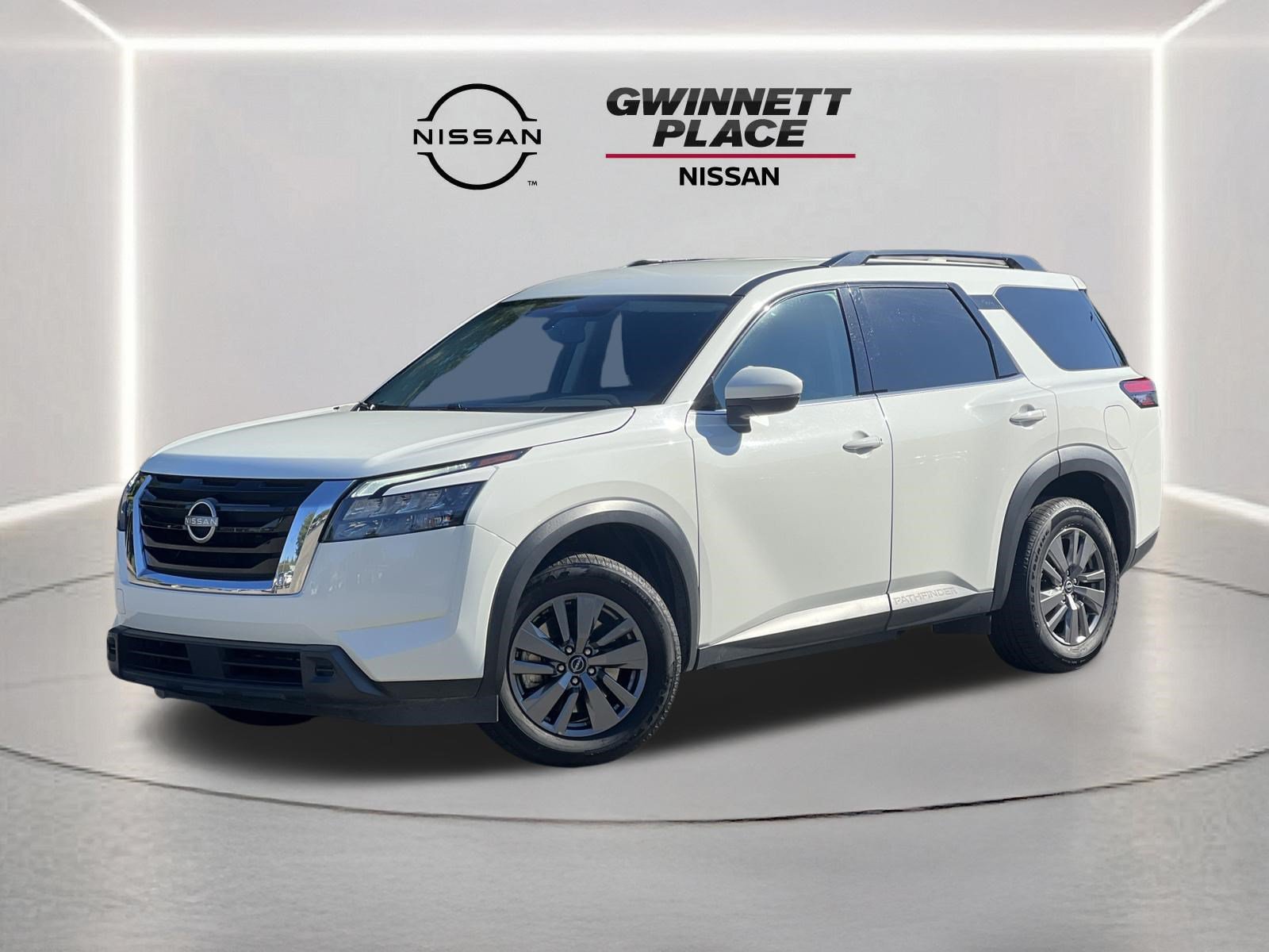 Used 2024 Nissan Pathfinder SV FWD image 1