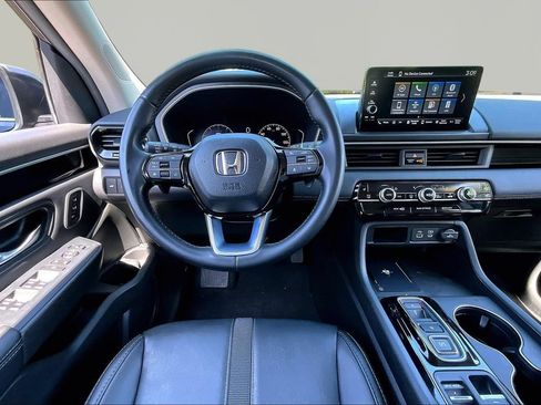 Used 2025 Honda Pilot EX-L image 9