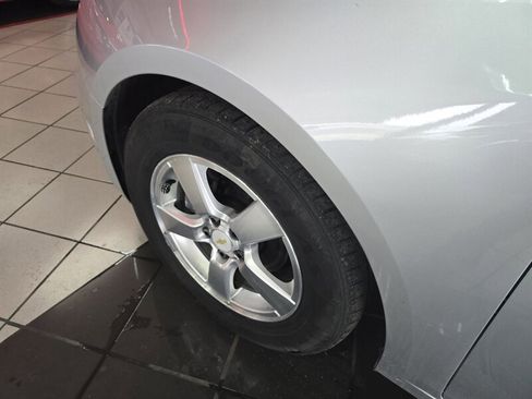 Used 2015 Chevrolet Cruze LS image 24