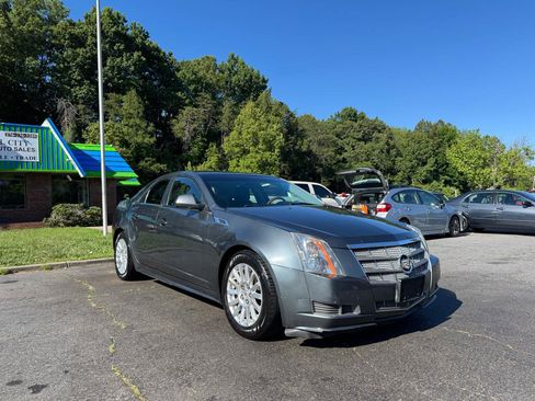 Used 2010 Cadillac CTS Luxury RWD image 3
