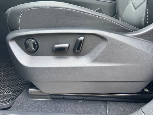 New 2026 Volkswagen Atlas SE FWD image 20