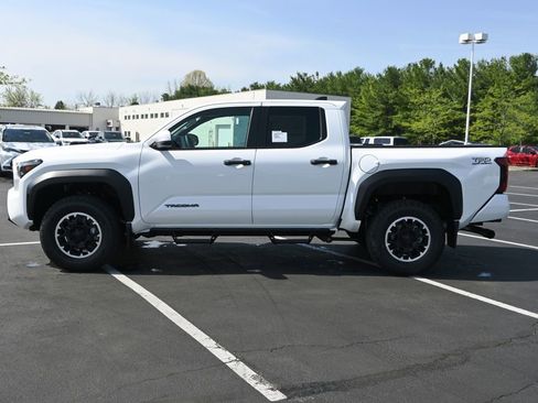 New 2026 Toyota Tacoma TRD Off-Road AWD/4WD image 4