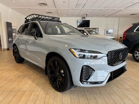 New 2026 Volvo XC60 B5 Ultra w/ Climate Package image 2