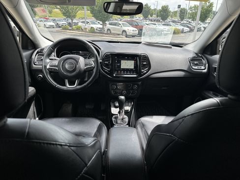 Used 2018 Jeep Compass Limited w/ Navigation Group AWD/4WD image 20