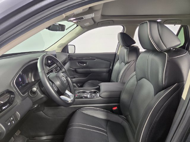 Used 2025 Honda Pilot Elite image 14