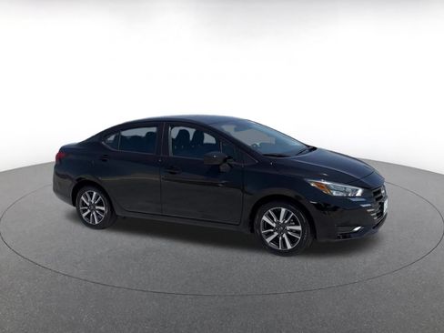 Used 2025 Nissan Versa SV FWD image 2