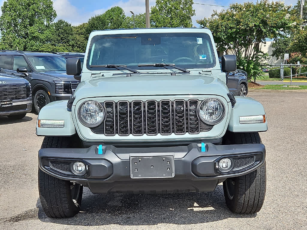 Used 2024 Jeep Wrangler Unlimited AWD/4WD image 2