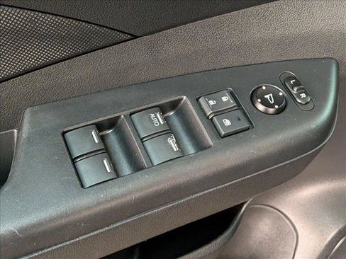 Used 2016 Honda CR-V SE image 12