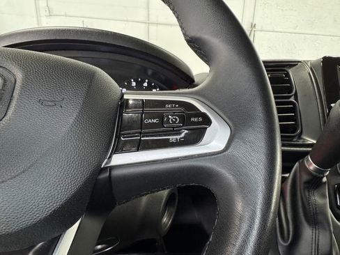Used 2023 RAM ProMaster 2500 w/ Driver Convenience Group FWD image 15
