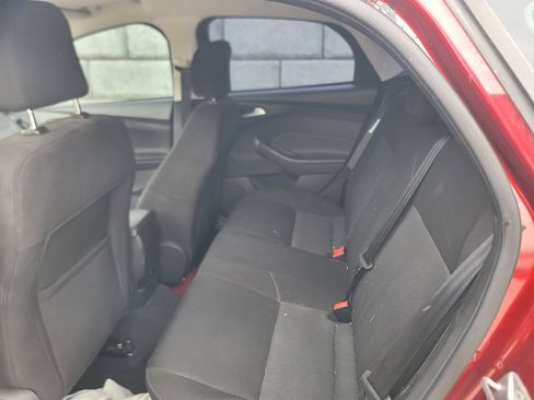 Used 2015 Ford Focus SE FWD image 6