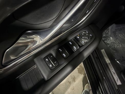 Used 2023 Chevrolet Tahoe High Country AWD/4WD image 25