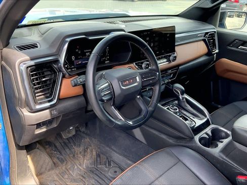 Used 2024 GMC Canyon AT4 w/ Technology Package image 18