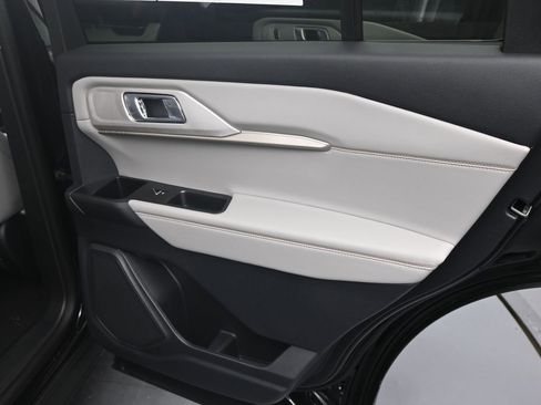 New 2026 Ford Explorer Active w/ Active Comfort Package RWD image 3