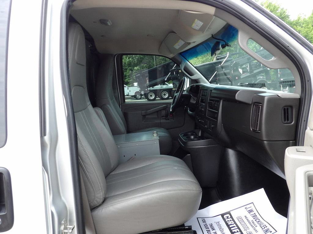 Used 2023 GMC Savana 2500 w/ Driver Convenience Package RWD image 34