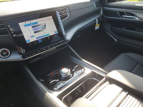 New 2025 Jeep Wagoneer L Series II w/ Convenience Group I image 22