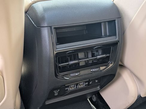 Certified 2024 Jeep Grand Cherokee Limited image 29