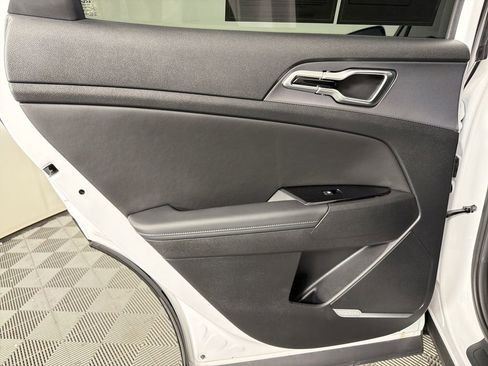 Used 2025 Kia Sportage SX image 20