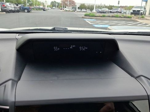 Used 2020 Subaru Forester Premium AWD/4WD image 19
