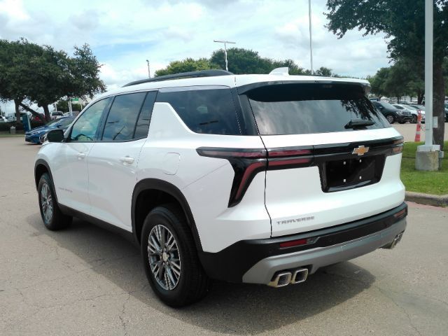 Used 2026 Chevrolet Traverse LT w/ Driver Confidence Package FWD image 11