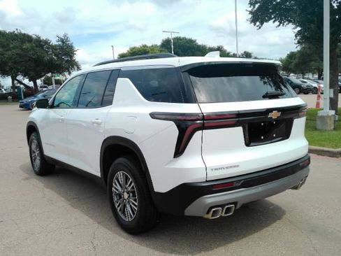 Used 2026 Chevrolet Traverse LT w/ Driver Confidence Package FWD image 11