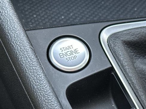 Used 2024 Volkswagen Jetta SE FWD image 27