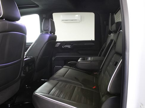 Used 2024 GMC Sierra 2500 AT4X image 20