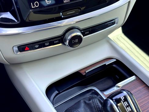 Used 2020 Volvo V60 T5 Inscription w/ Protection Package Premier image 27