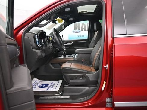 Used 2026 Chevrolet Silverado 1500 High Country w/ Technology Package AWD/4WD image 11