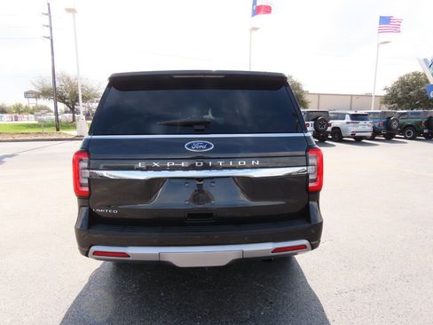Used 2023 Ford Expedition Limited image 13