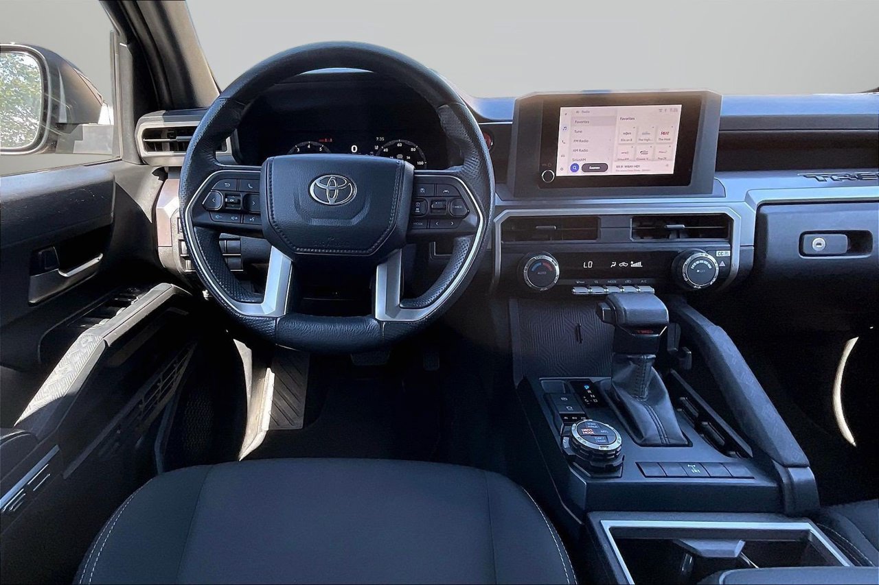 Used 2025 Toyota Tacoma TRD Off-Road AWD/4WD image 11