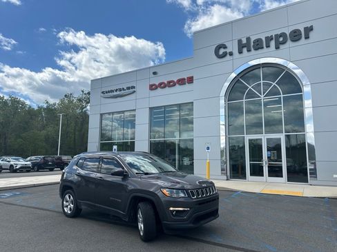 Used 2020 Jeep Compass Latitude w/ Cold Weather Group AWD/4WD image 1