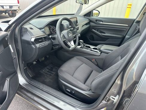 Used 2023 Nissan Altima 2.5 SV image 10