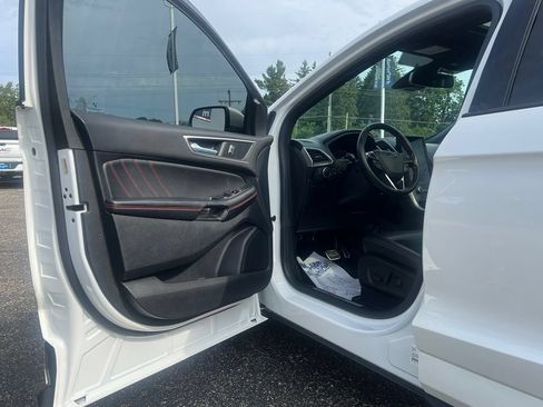 Used 2022 Ford Edge ST-Line w/ Class II Trailer Tow Package AWD/4WD image 9